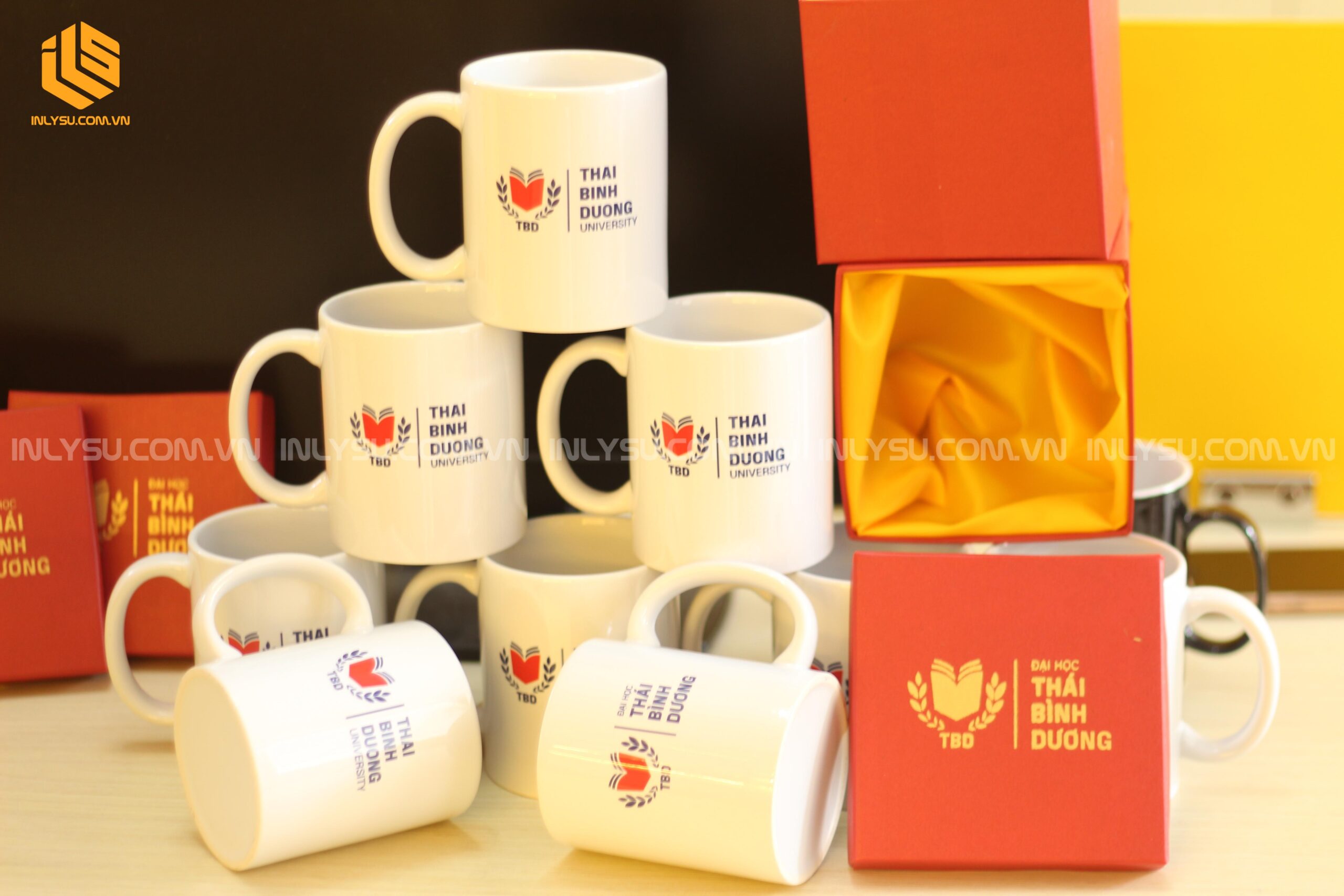 cách chọn nội dung in hình lên ly sứ đẹp và ấn tượng